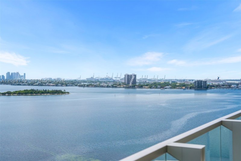 Comprar apartamento en Biscayne Beach 1603