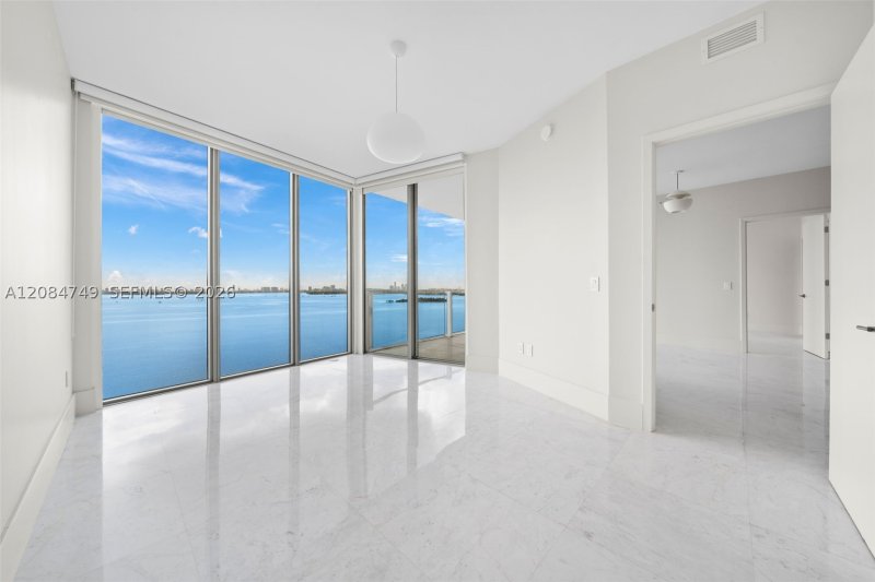 Comprar apartamento en Biscayne Beach 1603