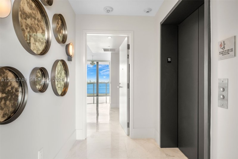 Comprar apartamento en Biscayne Beach 1603