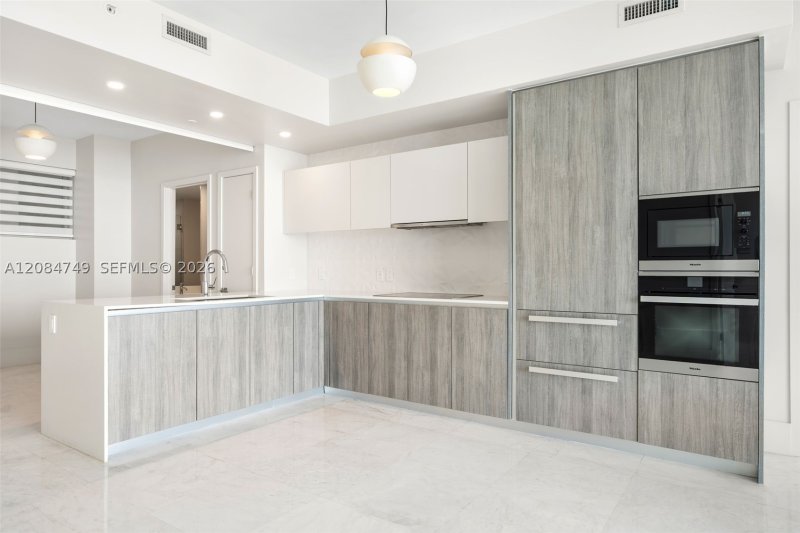 Comprar apartamento en Biscayne Beach 1603