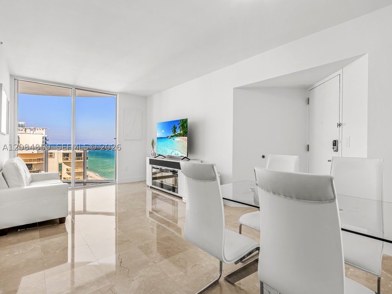 Apartment for rent at Akoya 1911