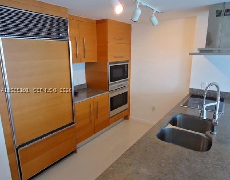 Condo for sale at Icon Brickell Viceroy 2303