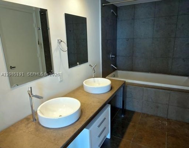 Condo for sale at Icon Brickell Viceroy 2303