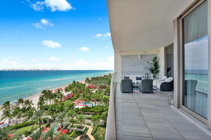 Alquiler de apartamento en The Estates at Acqualina 802