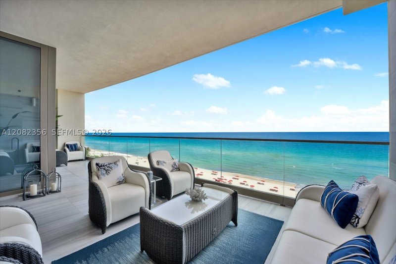 Alquiler de apartamento en The Estates at Acqualina 802