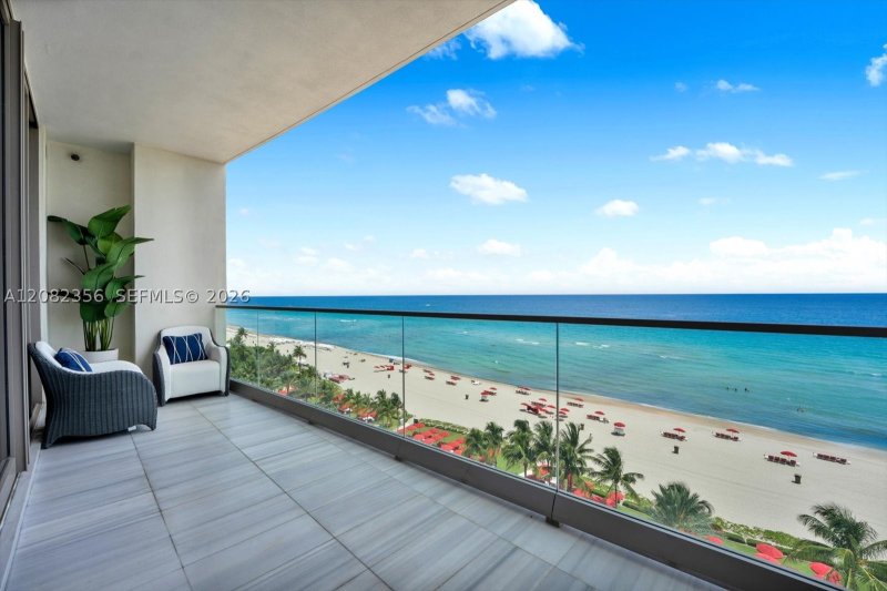 Alquiler de apartamento en The Estates at Acqualina 802