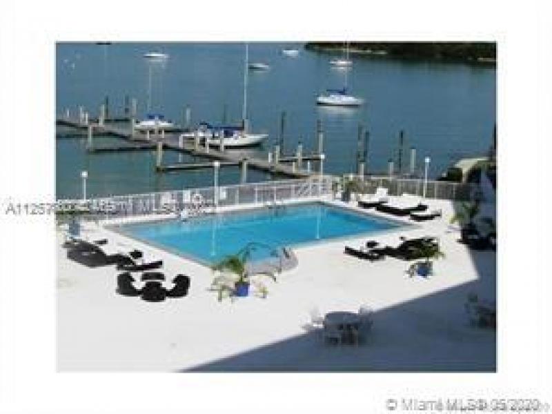 Comprar apartamento en Bayshore Yacht Tennis Club 703