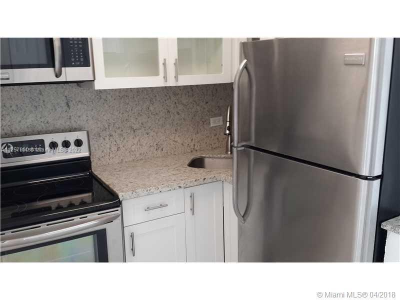 Comprar apartamento en Bayshore Yacht Tennis Club 703