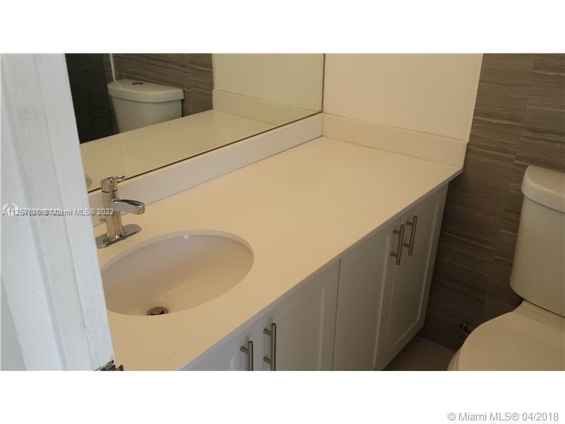 Comprar apartamento en Bayshore Yacht Tennis Club 703
