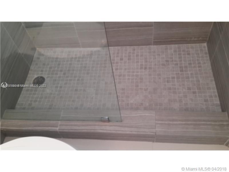 Comprar apartamento en Bayshore Yacht Tennis Club 703