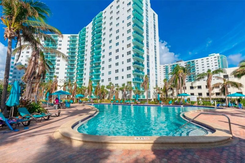 Comprar apartamento no Tides Hollywood Beach 11C