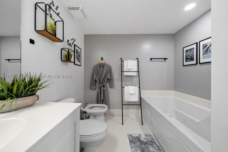 Apartment for rent at Vue at Brickell 308