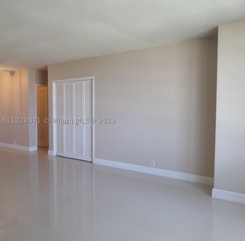 Condo for sale at Mirador South Tower 1032
