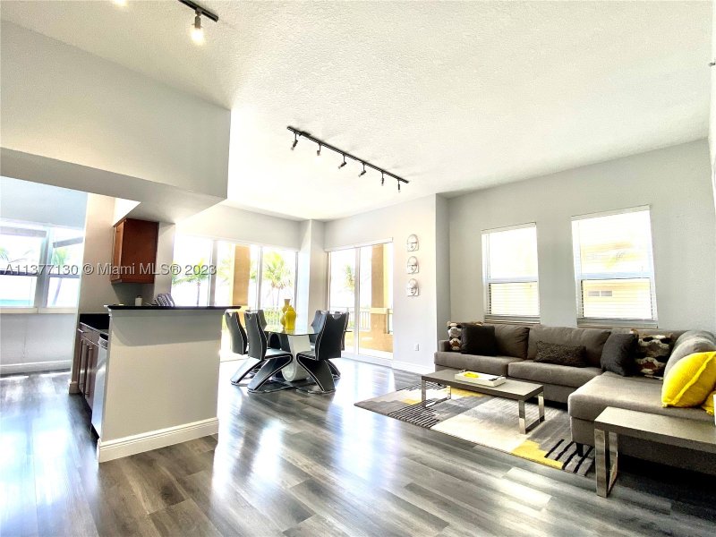 Alquiler de apartamento en 2080 Ocean Drive 111