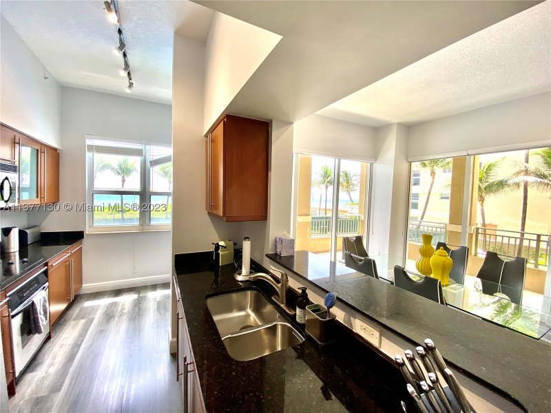 Alquiler de apartamento en 2080 Ocean Drive 111