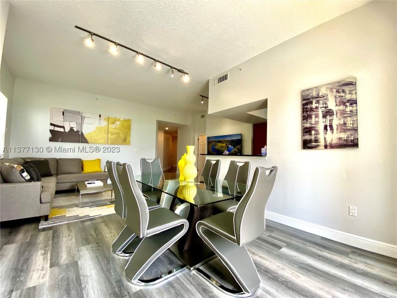Alquiler de apartamento en 2080 Ocean Drive 111