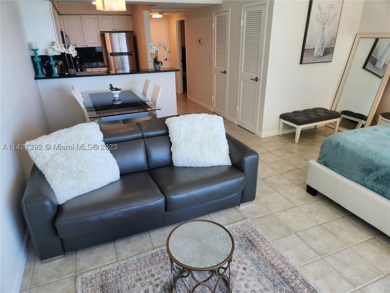 Apartment for rent at The Wave Condo 512
