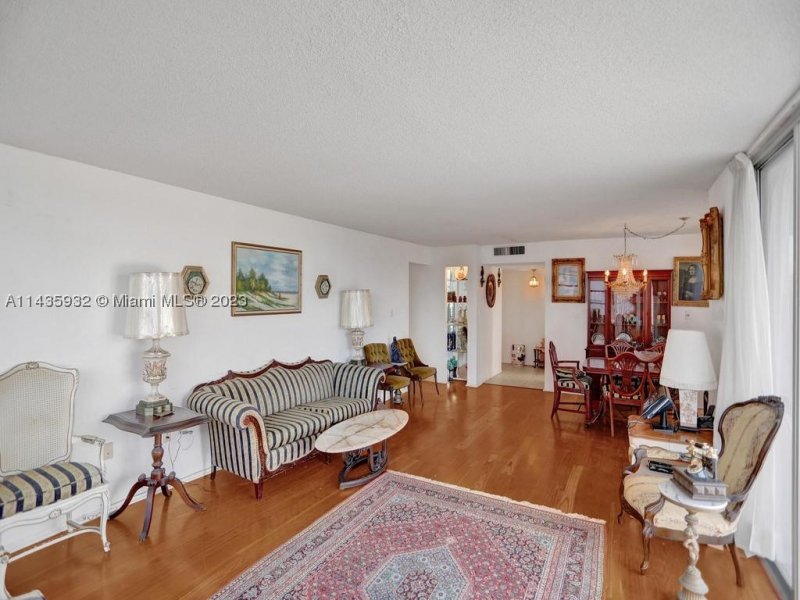 Comprar apartamento en Del Prado South Tower 304