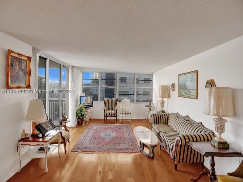 Comprar apartamento en Del Prado South Tower 304