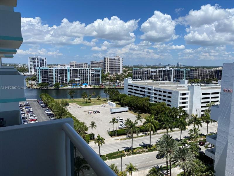 Sea Air Towers Apt #1521