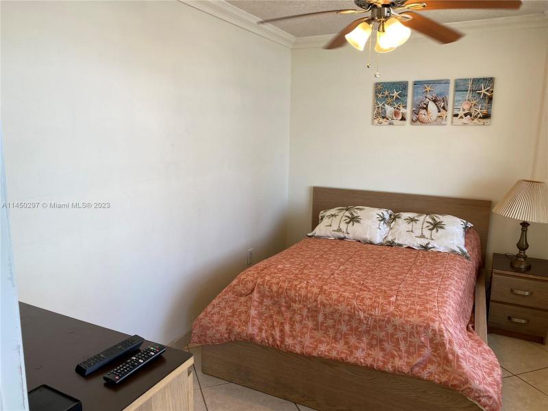 Condo for sale at Sea Air Towers 1521