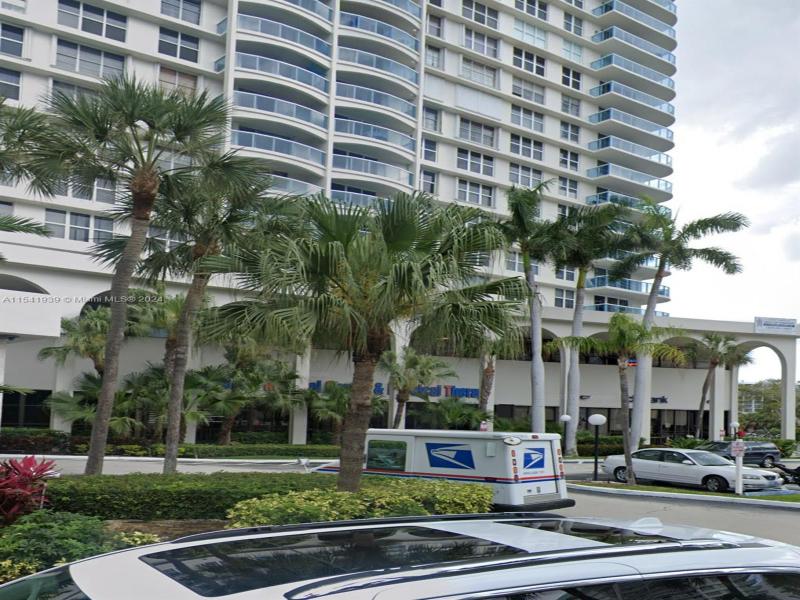 Condo for sale at Hallmark of Hollywood G7