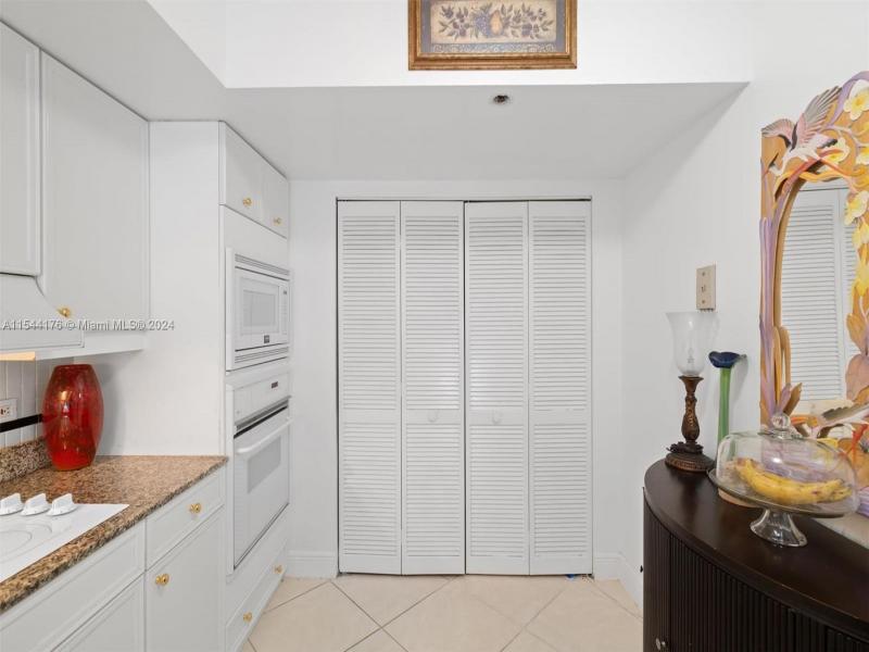 Purchase Champlain Towers East, Condo 3E Listed For 525,000 Located