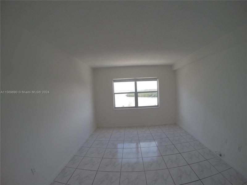 Comprar apartamento en Coastal Towers 905
