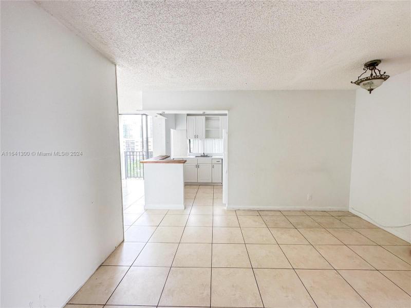 Condo for sale at Plaza of the Americas 915