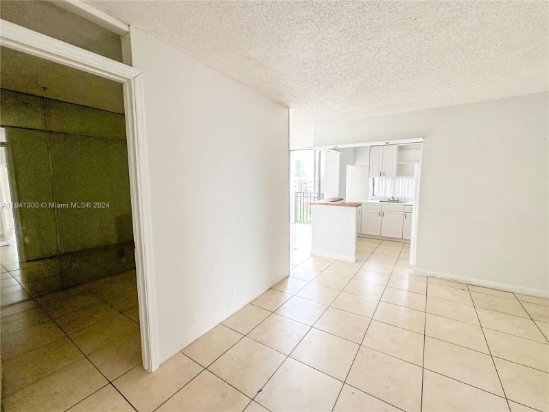Condo for sale at Plaza of the Americas 915