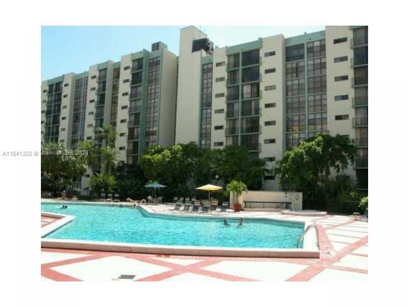 Condo for sale at Plaza of the Americas 915
