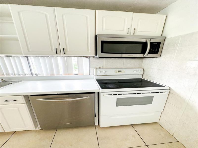 Condo for sale at Plaza of the Americas 915