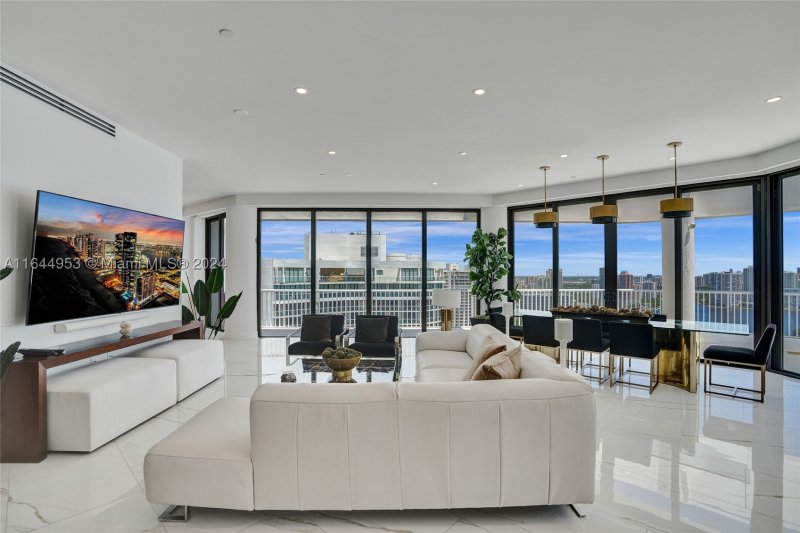 Condo for sale at 3000 Williams Island PH-4