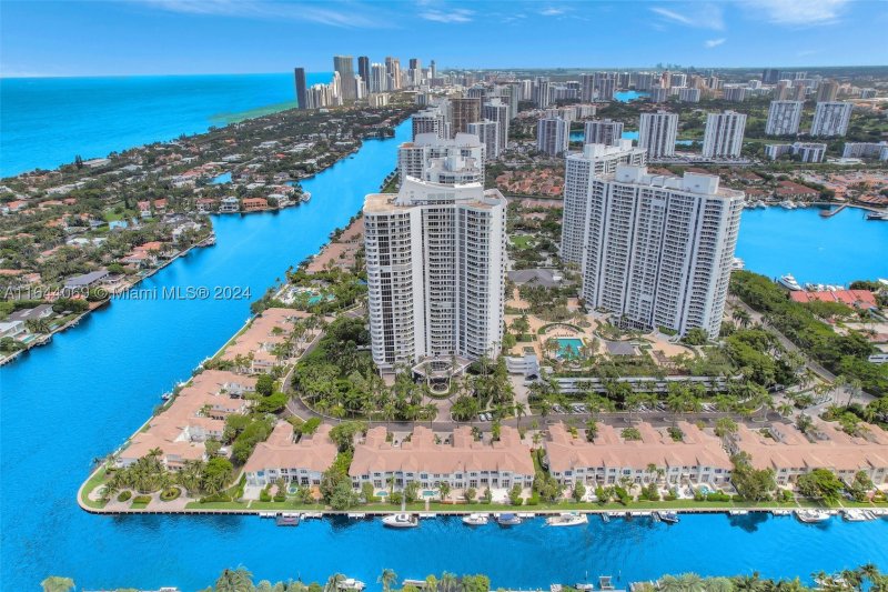 Condo for sale at Atlantic One at The Point 1204