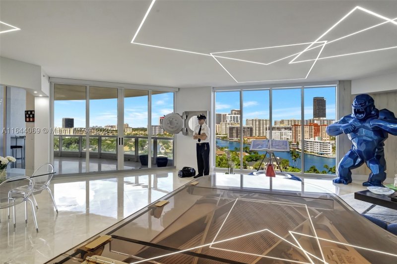 Condo for sale at Atlantic One at The Point 1204