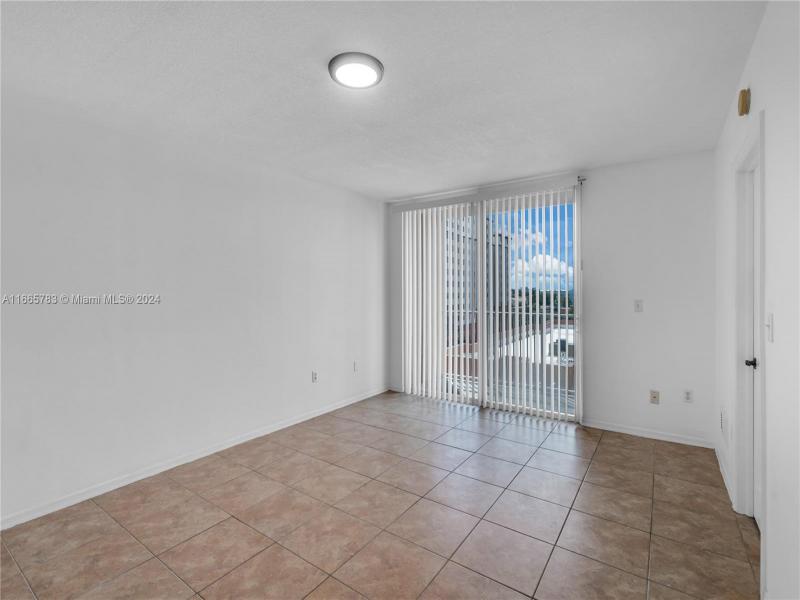 Comprar apartamento en Diamond Tower 702