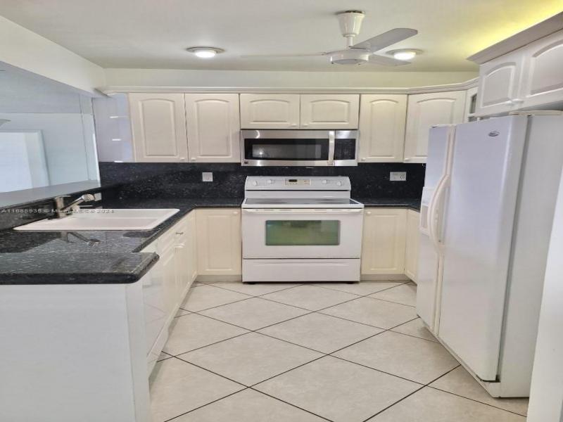 Condo for sale at Olympus Towers 1817