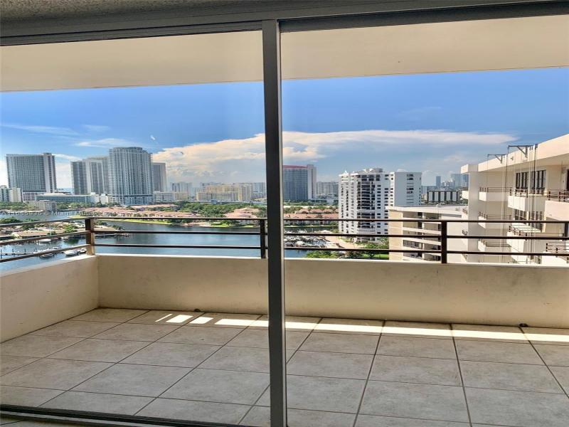 Condo for sale at Olympus Towers 1817