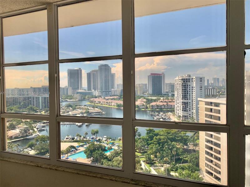 Condo for sale at Olympus Towers 1817