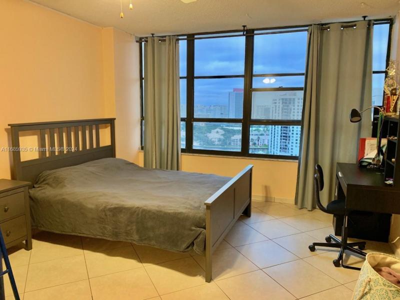 Condo for sale at Olympus Towers 1817