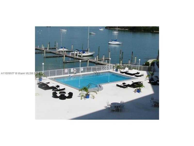 Comprar apartamento en Bayshore Yacht Tennis Club 514