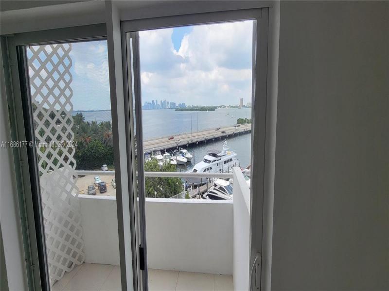 Comprar apartamento en Bayshore Yacht Tennis Club 514