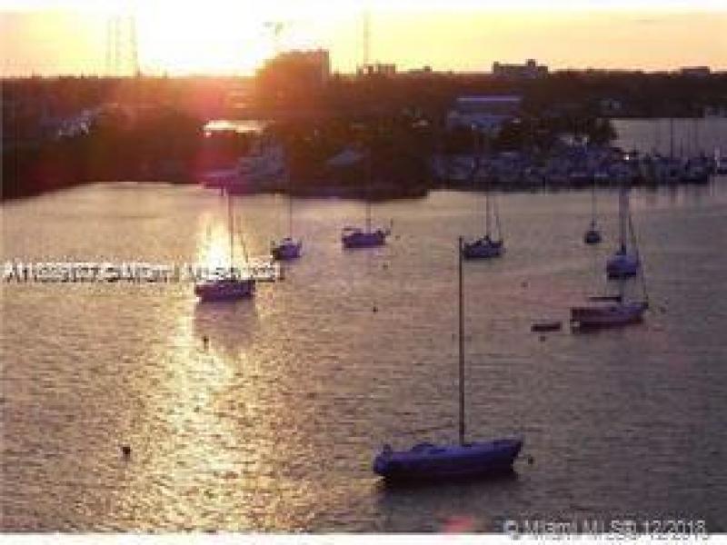 Comprar apartamento en Bayshore Yacht Tennis Club 514