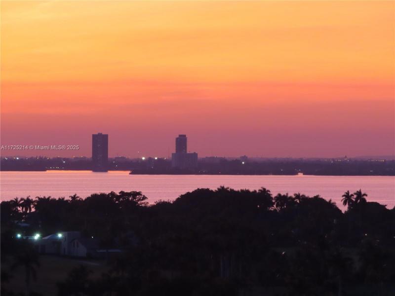 Comprar apartamento en Arlen Beach 1011