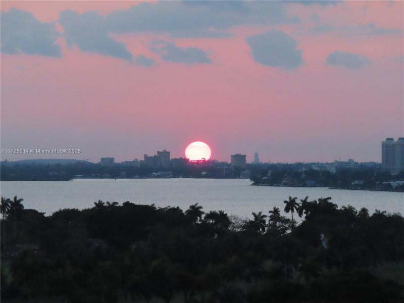 Comprar apartamento en Arlen Beach 1011