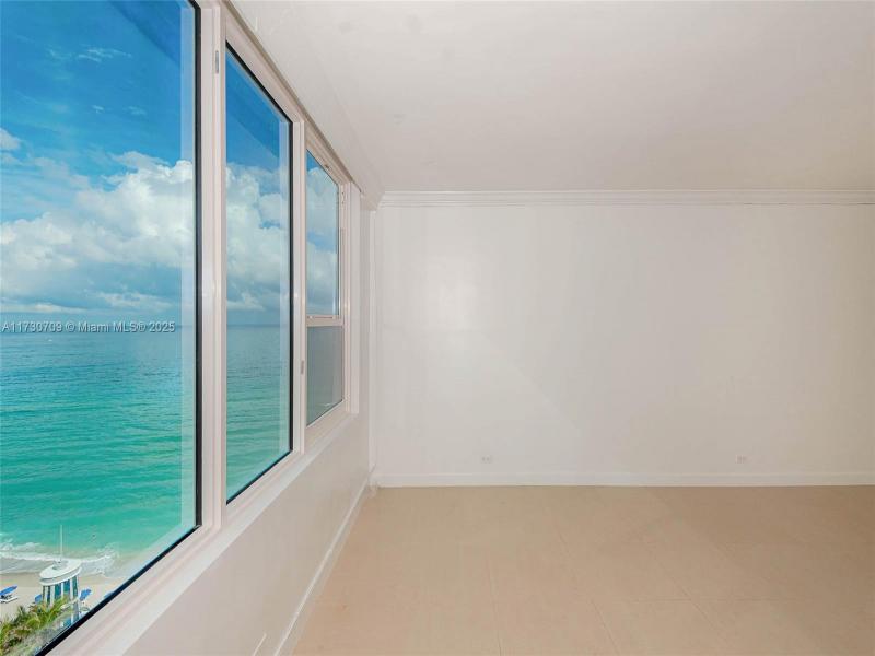 Condo for sale at Alexander Towers 1411