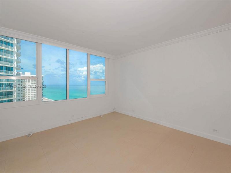 Condo for sale at Alexander Towers 1411