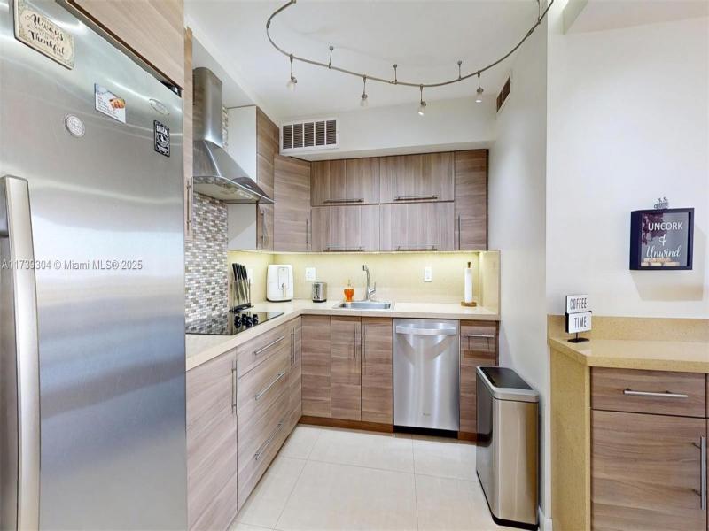 Condo for sale at Olympus Towers 803