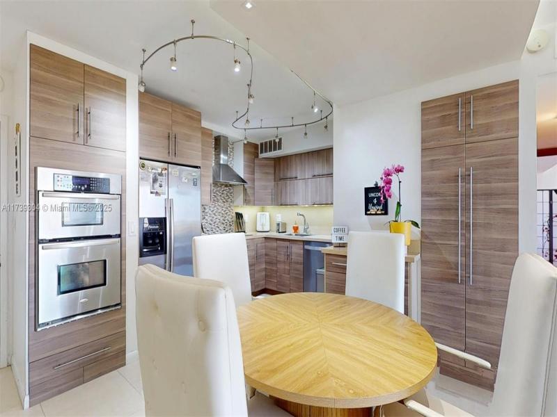 Condo for sale at Olympus Towers 803