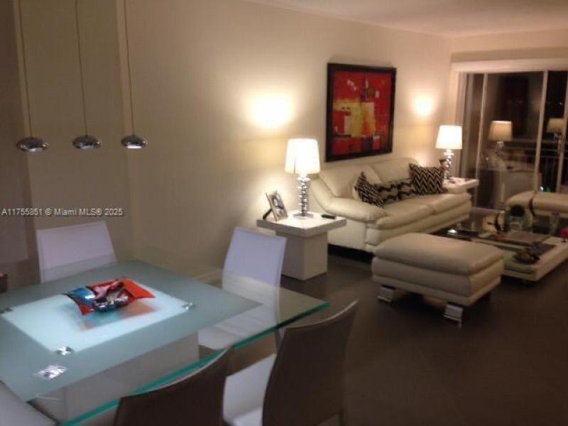 Comprar apartamento en Coastal Towers 810